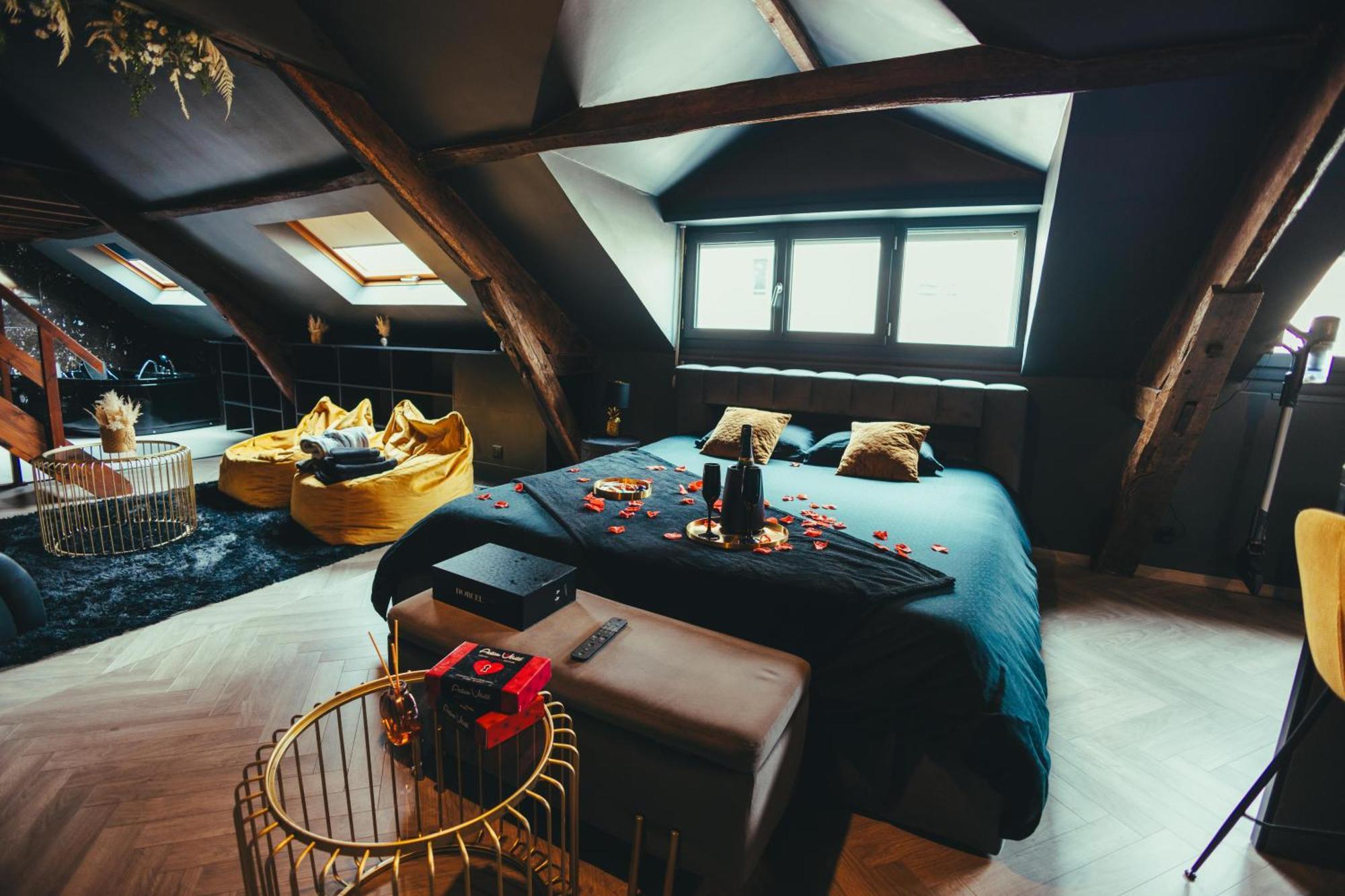 La Marble Room - Suite Balneo & Sauna アンジェ エクステリア 写真