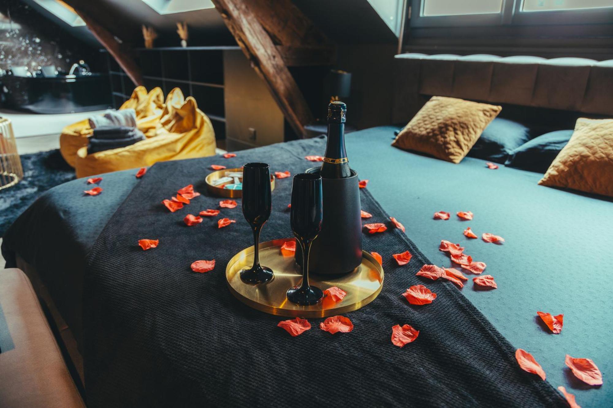 La Marble Room - Suite Balneo & Sauna アンジェ エクステリア 写真