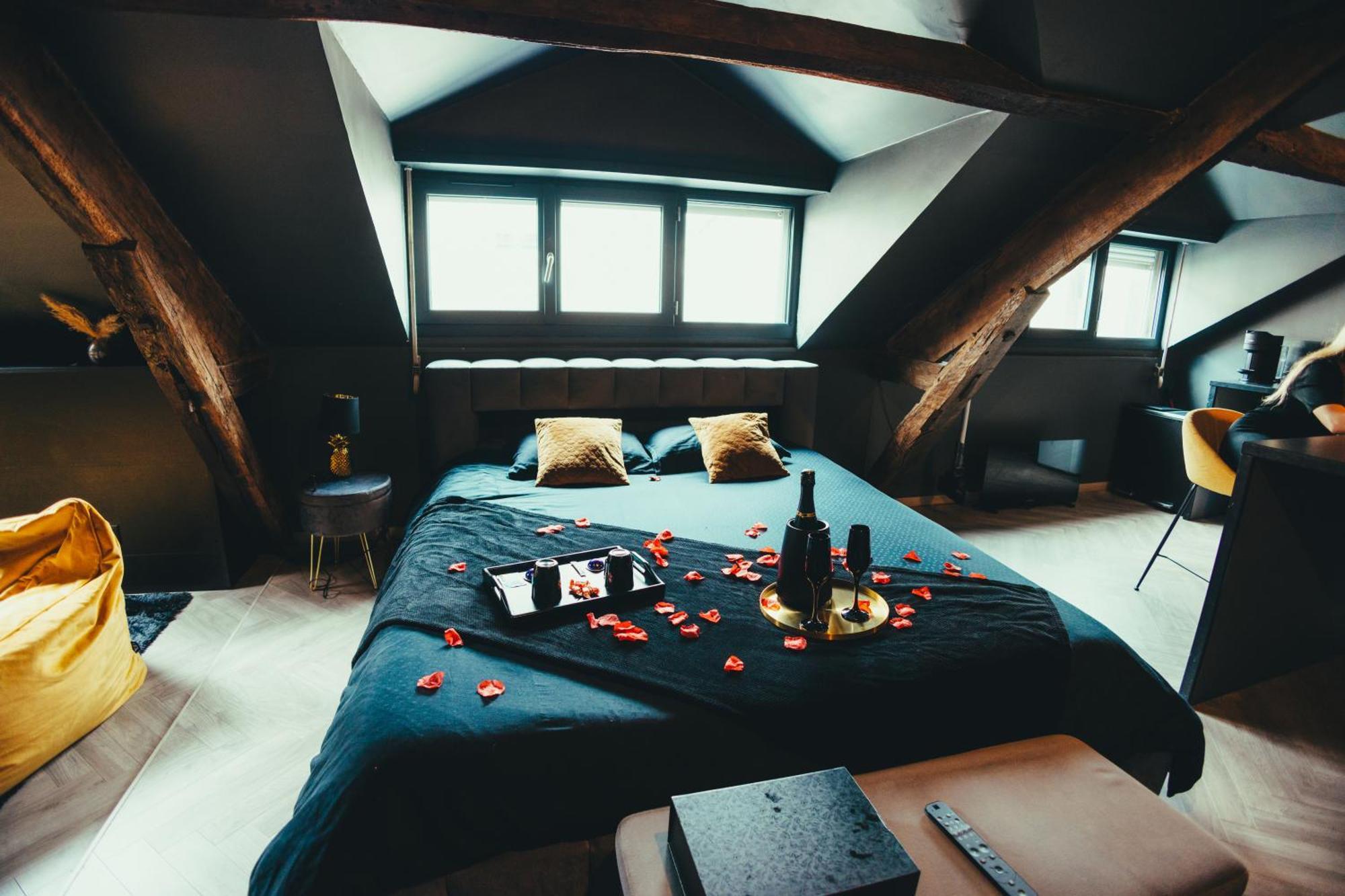 La Marble Room - Suite Balneo & Sauna アンジェ エクステリア 写真