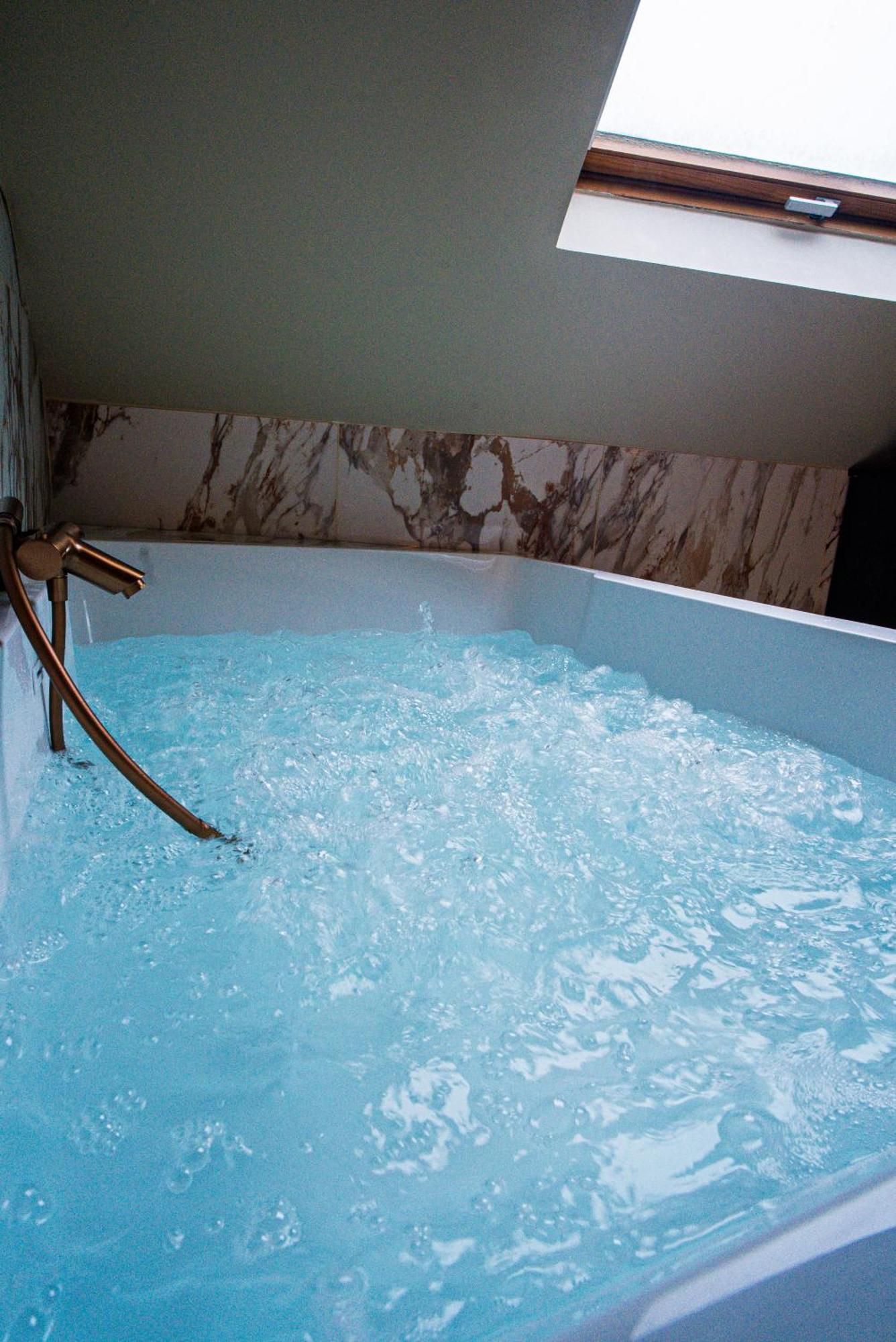 La Marble Room - Suite Balneo & Sauna アンジェ エクステリア 写真