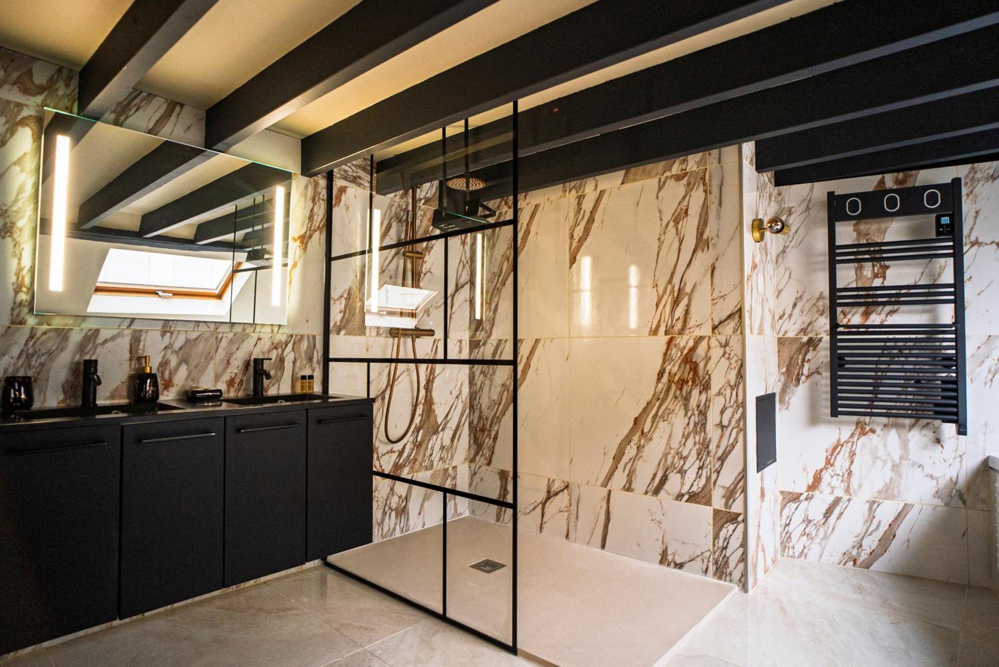 La Marble Room - Suite Balneo & Sauna アンジェ エクステリア 写真