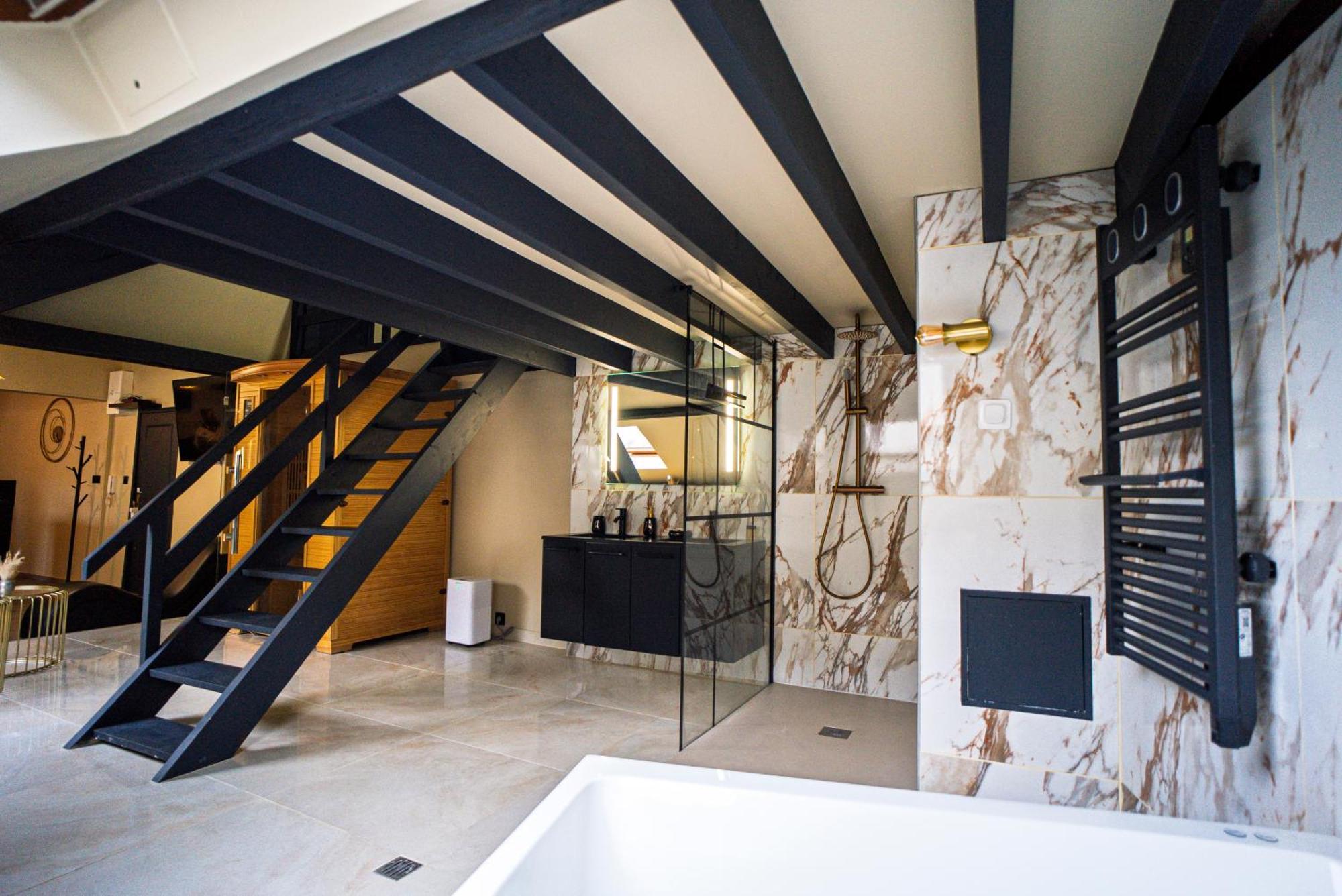 La Marble Room - Suite Balneo & Sauna アンジェ エクステリア 写真